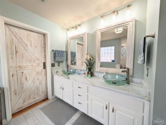 629 Downhaul Dr, Pensacola, FL 32507