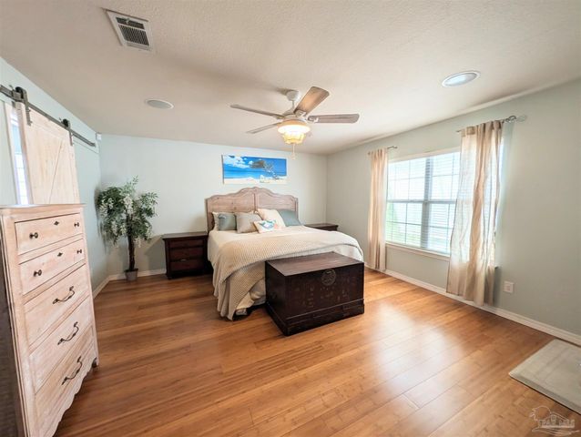 629 Downhaul Dr, Pensacola, FL 32507