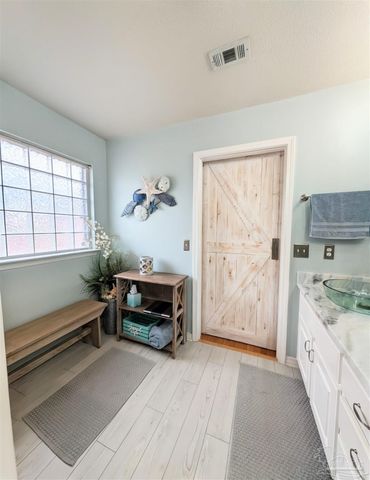 629 Downhaul Dr, Pensacola, FL 32507