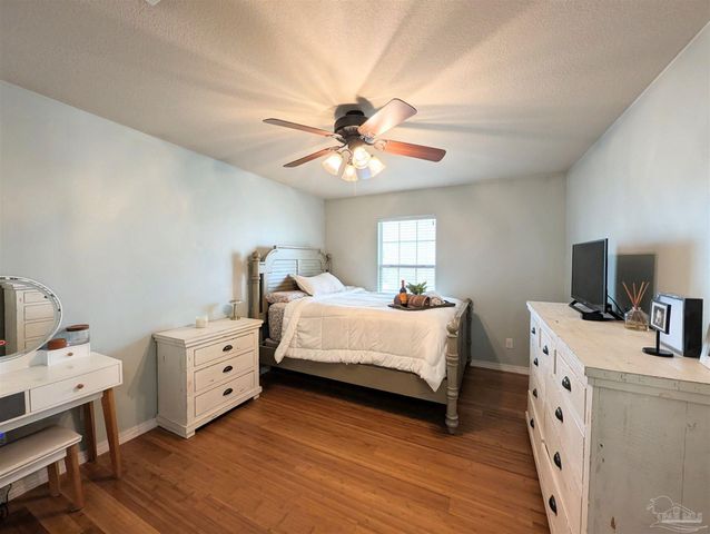 629 Downhaul Dr, Pensacola, FL 32507