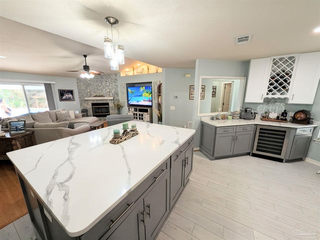 629 Downhaul Dr, Pensacola, FL 32507