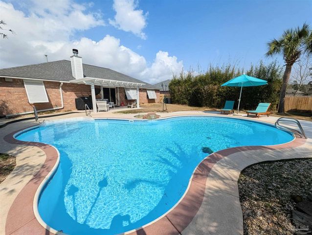 629 Downhaul Dr, Pensacola, FL 32507