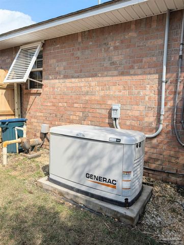 629 Downhaul Dr, Pensacola, FL 32507