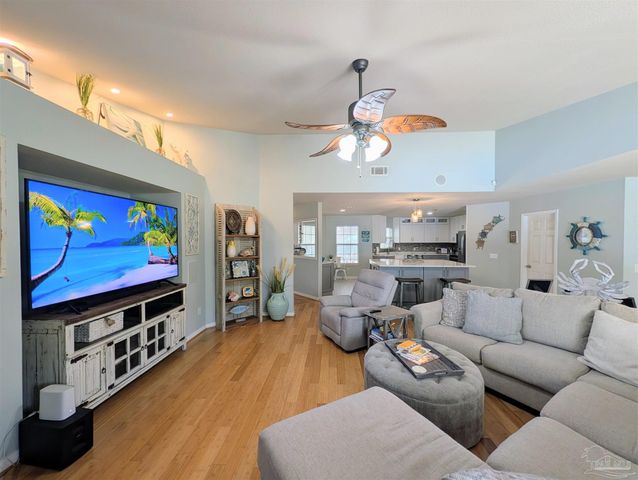 629 Downhaul Dr, Pensacola, FL 32507