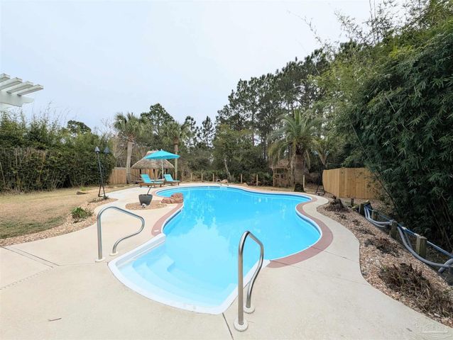 629 Downhaul Dr, Pensacola, FL 32507