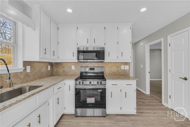 154 Williamsburg way, Winder, GA 30680