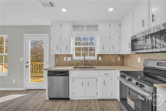 154 Williamsburg way, Winder, GA 30680