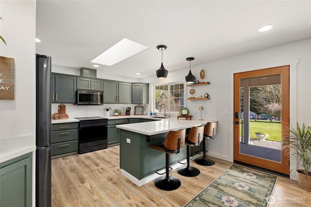 4075 Farmer Dell Road E, Port Orchard, WA 98366