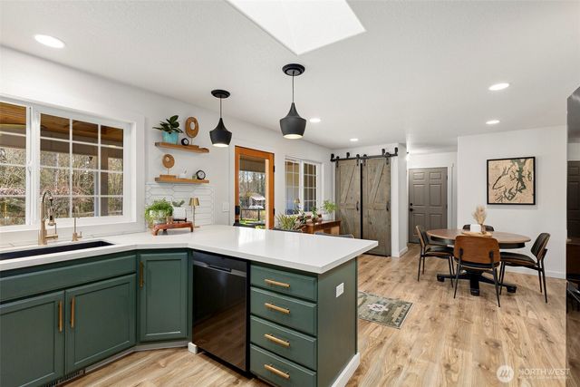 4075 Farmer Dell Road E, Port Orchard, WA 98366