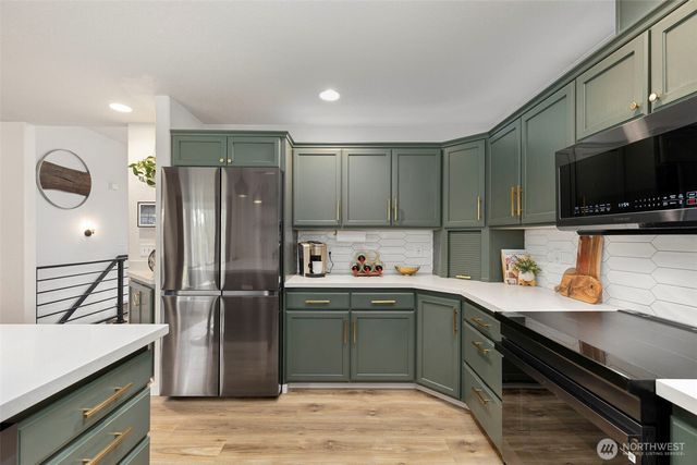 4075 Farmer Dell Road E, Port Orchard, WA 98366