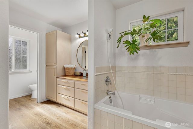 4075 Farmer Dell Road E, Port Orchard, WA 98366