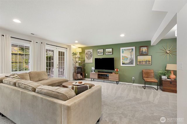 4075 Farmer Dell Road E, Port Orchard, WA 98366