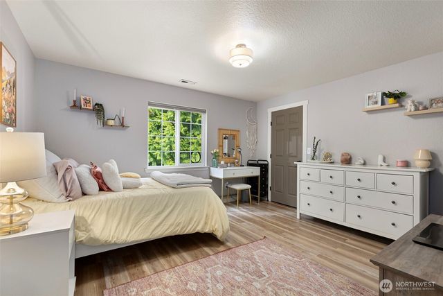 4075 Farmer Dell Road E, Port Orchard, WA 98366