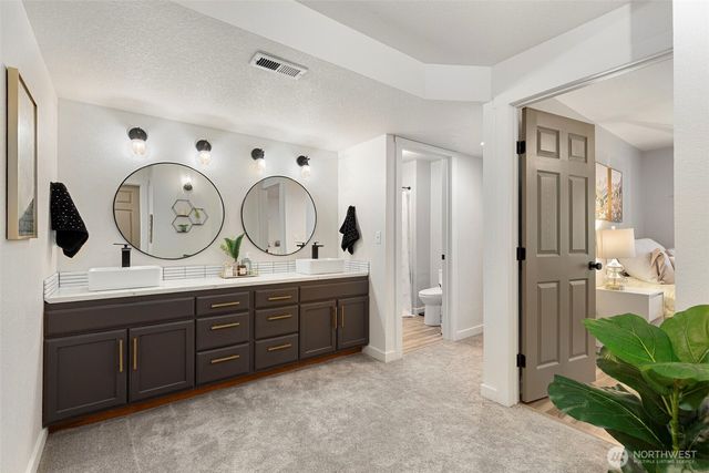 4075 Farmer Dell Road E, Port Orchard, WA 98366