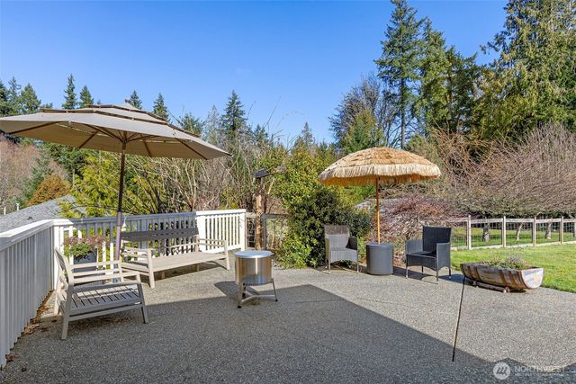 4075 Farmer Dell Road E, Port Orchard, WA 98366