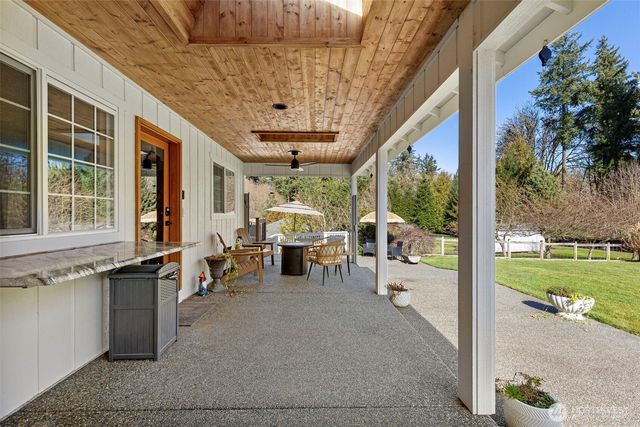 4075 Farmer Dell Road E, Port Orchard, WA 98366