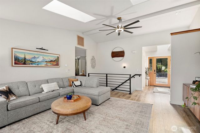 4075 Farmer Dell Road E, Port Orchard, WA 98366