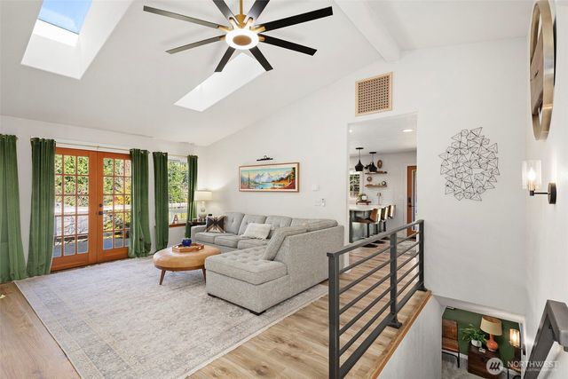 4075 Farmer Dell Road E, Port Orchard, WA 98366