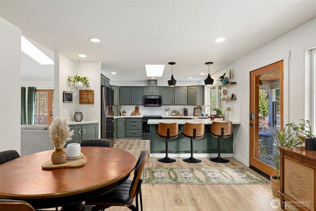 4075 Farmer Dell Road E, Port Orchard, WA 98366