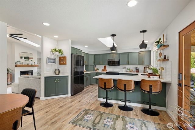 4075 Farmer Dell Road E, Port Orchard, WA 98366