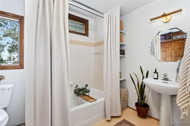 5216 Orchard Avenue, Hamburg, NY 14075