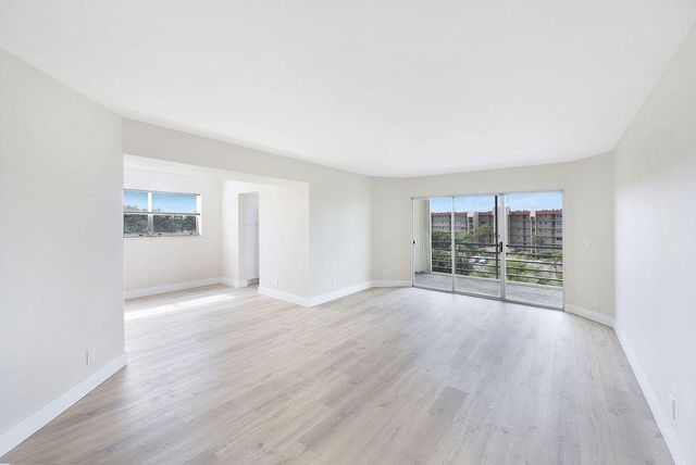 3590 Via 501, Lake Worth, FL 33467