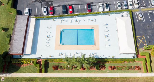 3590 Via 501, Lake Worth, FL 33467