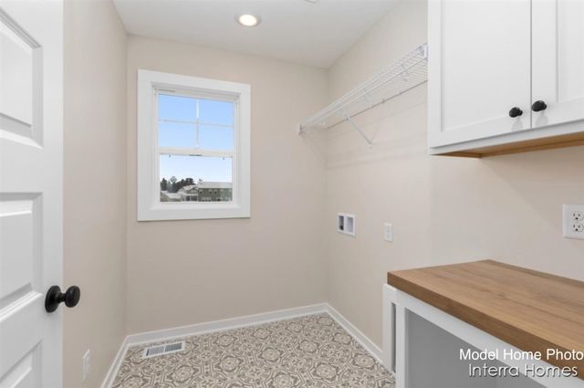 2181 Emerald Shore Circle Ne, Grand Rapids, MI 49505