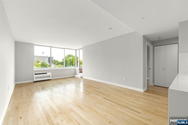 310 Hudson Park 310, Edgewater, NJ 07020