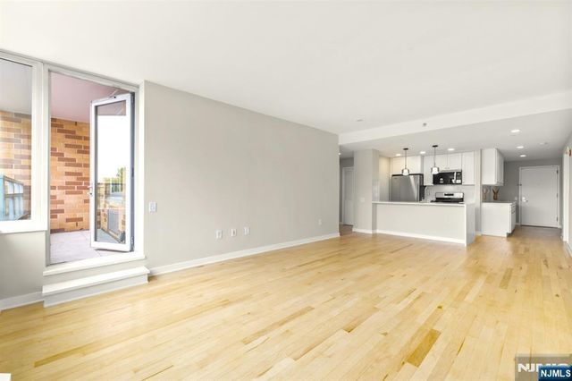 310 Hudson Park 310, Edgewater, NJ 07020