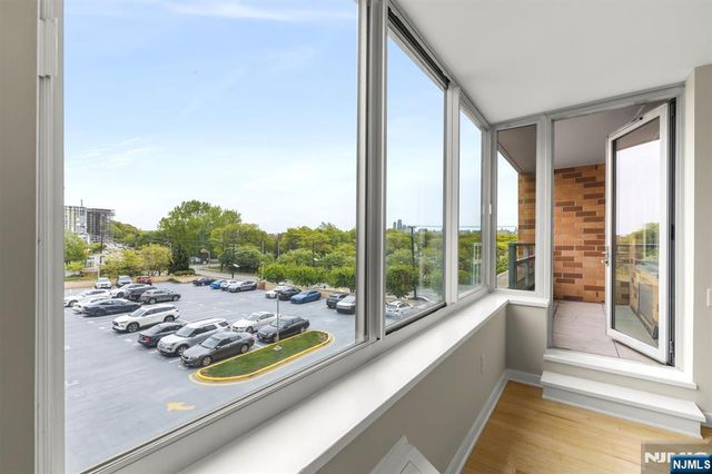310 Hudson Park 310, Edgewater, NJ 07020