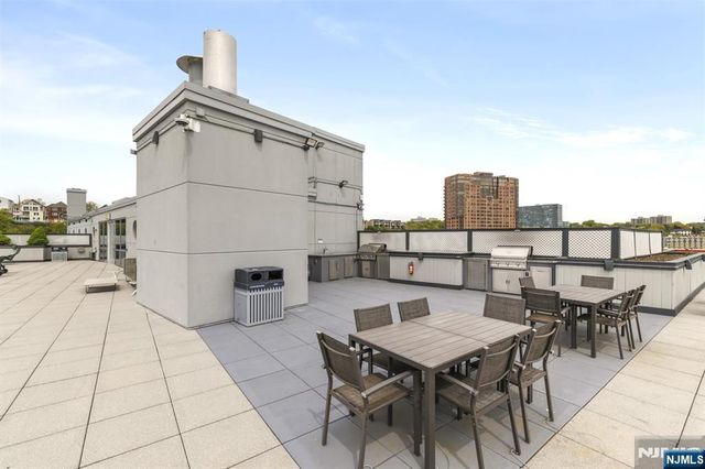 310 Hudson Park 310, Edgewater, NJ 07020
