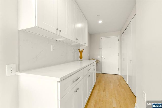 310 Hudson Park 310, Edgewater, NJ 07020