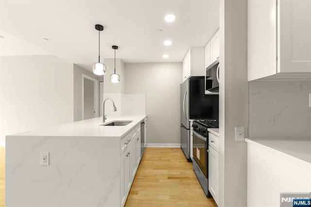 310 Hudson Park 310, Edgewater, NJ 07020