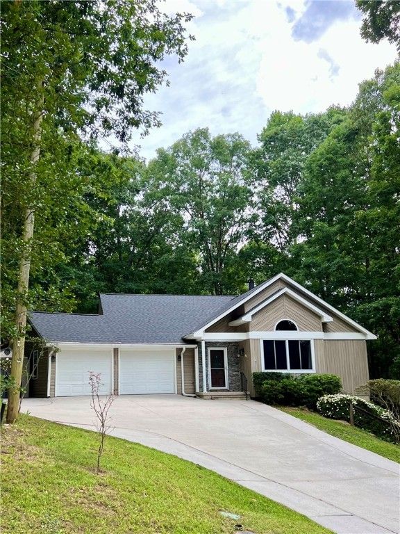 105 Eagle Court, Westminster, SC 29693