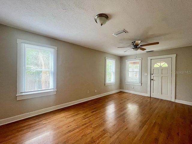 10106 N ARDEN AVENUE, Tampa, FL 33612