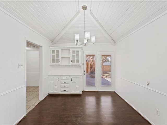 146 Meadowbrook Drive, Desoto, TX 75115