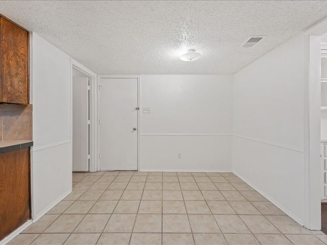 146 Meadowbrook Drive, Desoto, TX 75115