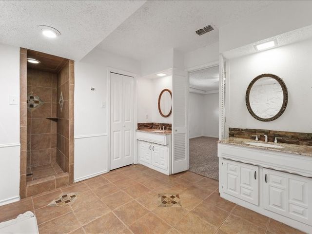 146 Meadowbrook Drive, Desoto, TX 75115