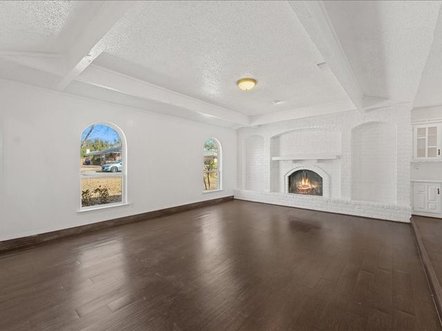 146 Meadowbrook Drive, Desoto, TX 75115