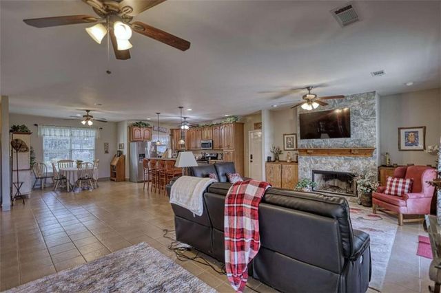 194 Burtom Rd, Eatonton, GA 31024