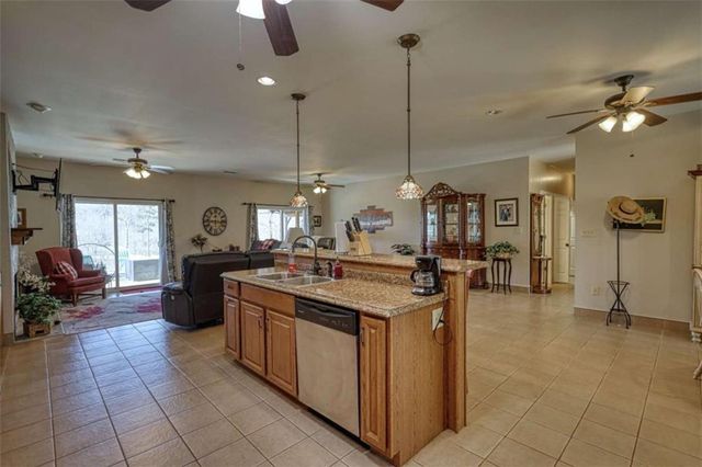 194 Burtom Rd, Eatonton, GA 31024