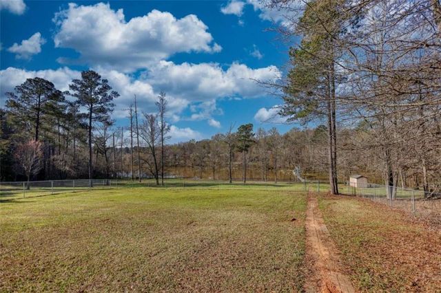 194 Burtom Rd, Eatonton, GA 31024