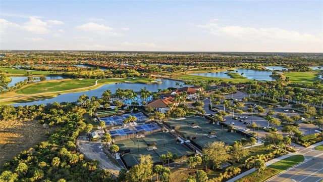 10054 CROOKED CREEK DRIVE 102, Venice, FL 34293