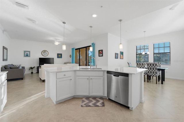 10054 CROOKED CREEK DRIVE 102, Venice, FL 34293