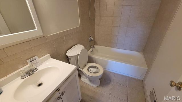 5734 Maple Avenue, St Louis, MO 63112