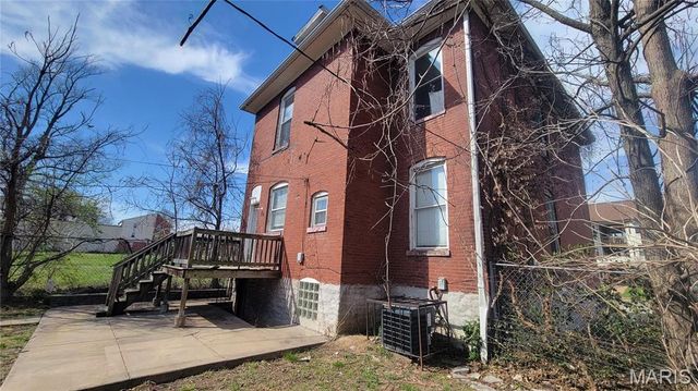 5734 Maple Avenue, St Louis, MO 63112