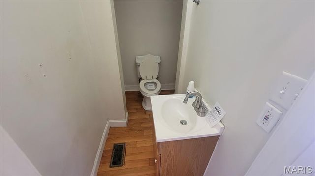 5734 Maple Avenue, St Louis, MO 63112