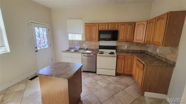 5734 Maple Avenue, St Louis, MO 63112