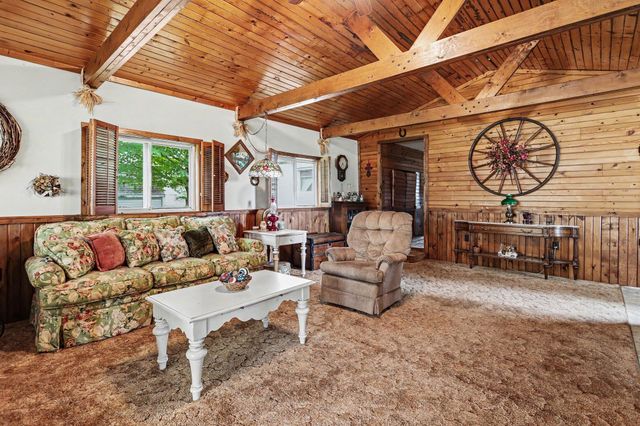 58655 Penn Road, Cassopolis, MI 49031